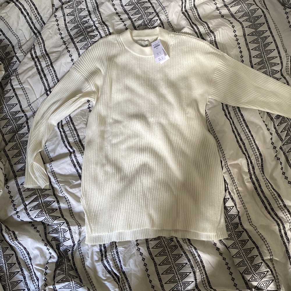 Abercrombie & Fitch Sweater Size Small NWT